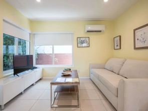 Casa Del Mar Beach Apartment Suite 1