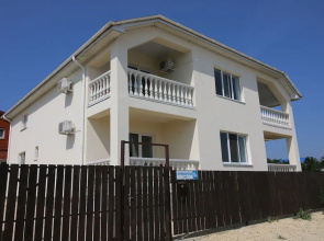 Guest House Chernomorskaya 8A