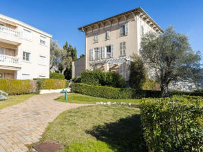 Open view Swimming Pool & Garage 1 Bdr