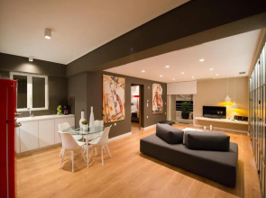Ma Maison Nο 2, Luxury Central Suite with Parking, 15' to Acropolis by Metro, 1' from Metro
