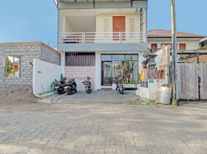 Collection O 93004 Double D Guest House
