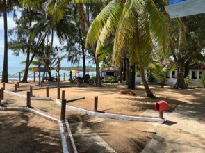 Tsunami Beach Hotel