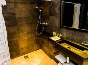 Noble Park Hotel
