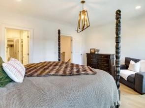 Charming Savannah Townhome - 1 Block to Riverwalk!