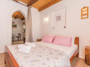 Beautiful Home in Zdrelac With Wifi and 1 Bedrooms