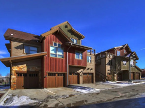 B101 WaterTower Place