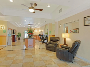 Super 8 Airport North