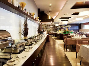 Отель Grand Belle Vue 