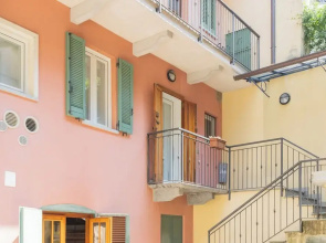 Da Pia in Historycal Como City Centre by Rent all Como
