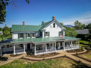 The Legacy Inn