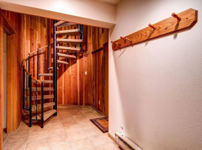 Ski Hill Condominiums by Ski Country Resorts