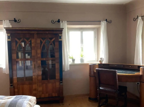 (C) Zimmer in einem Bauernhaus