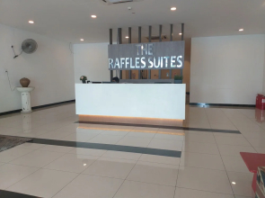 Raffles Suites Homestay
