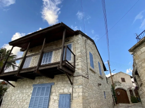 Leonys House in Dhoros