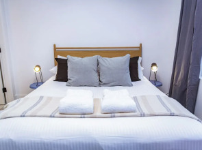 Tumbledown Condo By Revelstoke Vacations