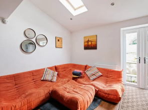 NEW Bright & Stylish 4BD Home City Centre of Leeds