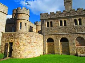 Castle Gate Apartment