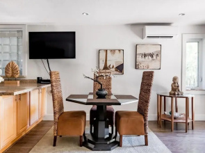 2141 IliIli Rd - 14 Br Villa
