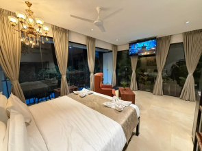 7 Tree Resort & Restaurant