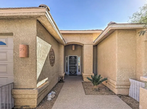 Dog-friendly 4BR w/ Pool, Hot Tub & Lake View