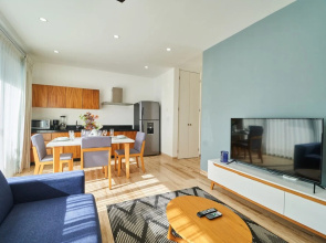 Amira Central 305 By Lockey