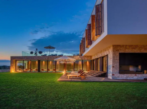 Villa Yellow Tree CFH