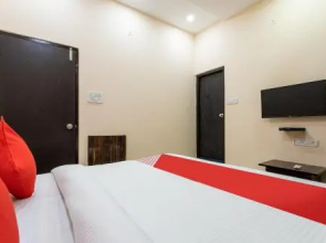 OYO 27861 Hotel Pushpwant