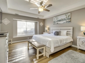 Pet-friendly Savannah Gem - 12 Mi to Tybee Island!