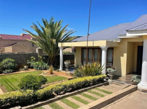 Serenity Heights Backpackers Lodge