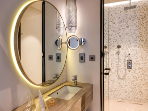 Grand Mercure Dubai City