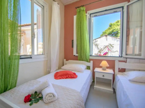 Dora's Tsilivi Beach House A