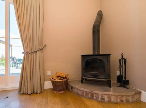Super Spacious Barn Conversion With Free Wifi, Netflix Fireplace