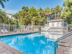 North Beach Paradise 3 Bedroom Townhouse by RedAwning