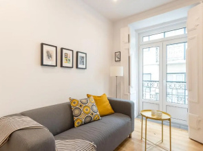 Three bedroom apartment in historical centre -Bairro Alto