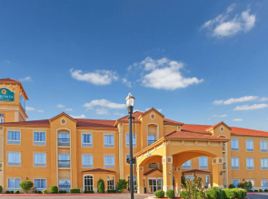 La Quinta Inn & Suites by Wyndham OKC North - Quail Springs