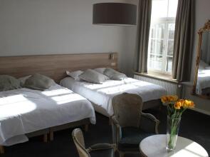 Hotel Lodewijk Van Male