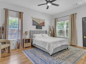 Stylish Bungalow Near Beltline & Breweries 4 Bedroom Bungalow