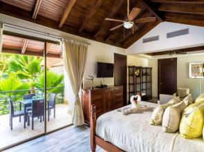 Sunny Vacation Villa 62
