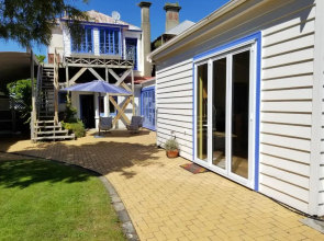 City central apartment – modern, private & quiet