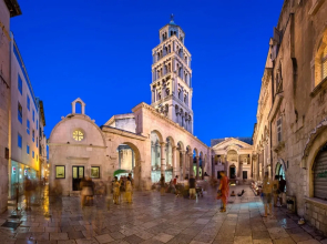 Modern apt Close to Znjan Beach, With big Terrace