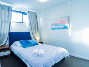 Waterfront City View Apartment