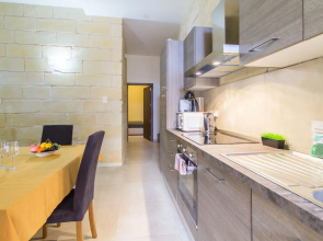 Maltese Stone Apt 100mt From Sea Sliema