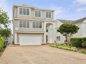 Coastal Escape w Pool Pool Table Walk to Beach