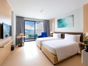Курортный отель The Empyrean Cam Ranh Beach Resort