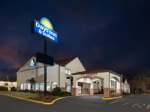 Days Inn & Suites by Wyndham Seaford