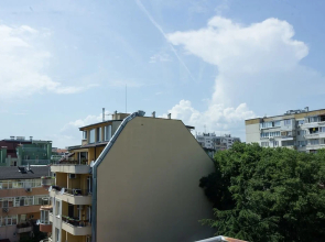 FM Premium 1-BDR Apartment with Parking Spot