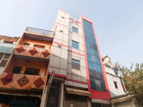 OYO Flagship 77835 Moon Palace 2