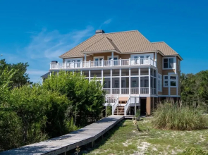 Eastland House by Peace Vacations