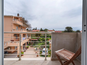 Room in Guest Room - Cozy Room Near Beach L