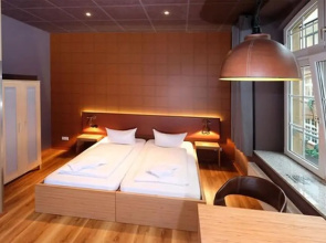 Singer109 Hostel
